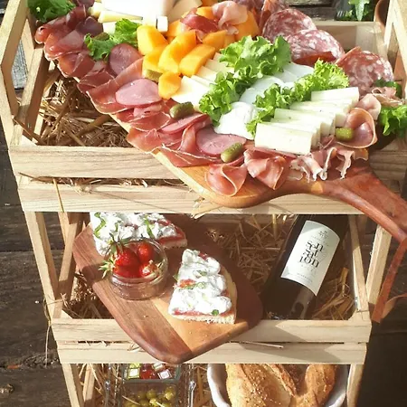 Дом отдыха La Retraite Pyreneenne Saint-Laurent-de-Neste